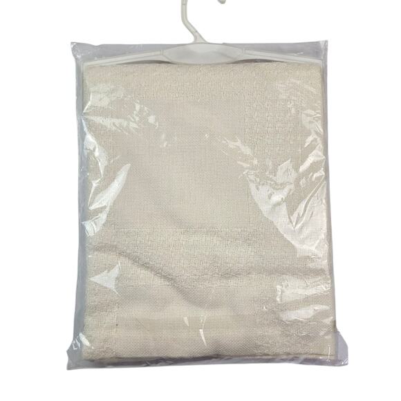 NEW Charles Craft Lady Elizabeth Afghan 14 ct Cross Stitch blanket Blank 48x58" - Picture 2 of 2